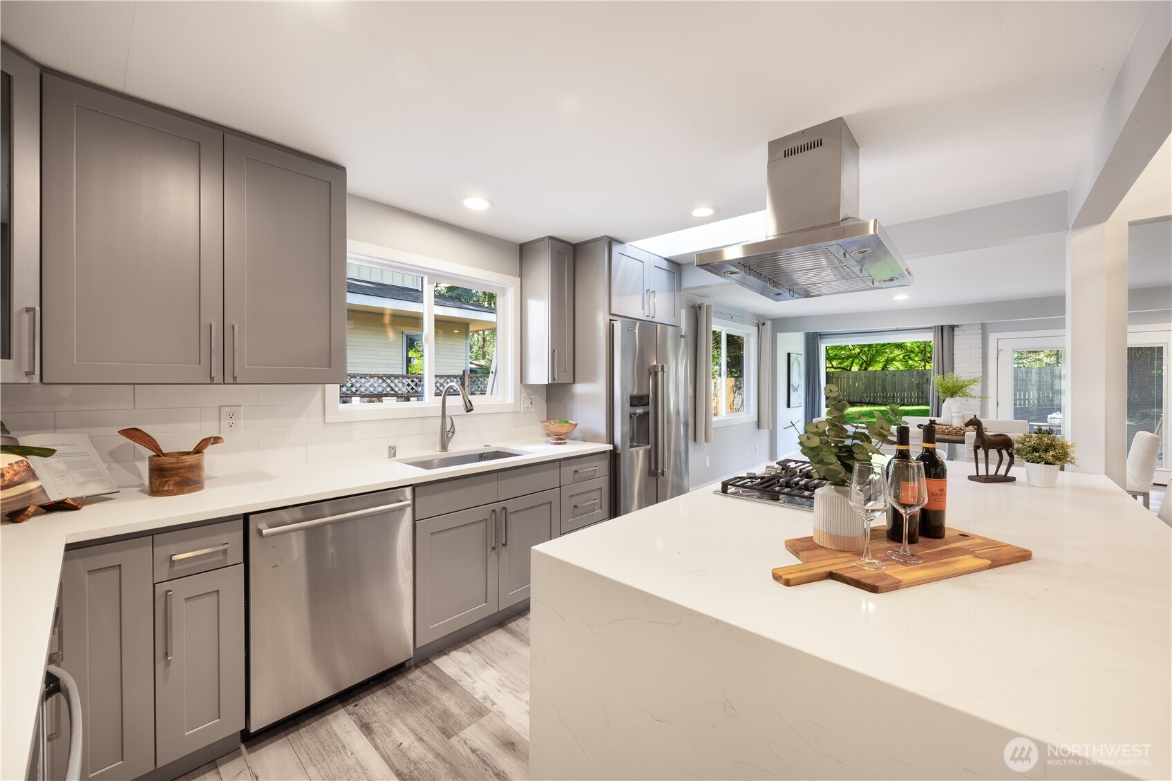 2412 160th Avenue NE, Bellevue, WA 98008