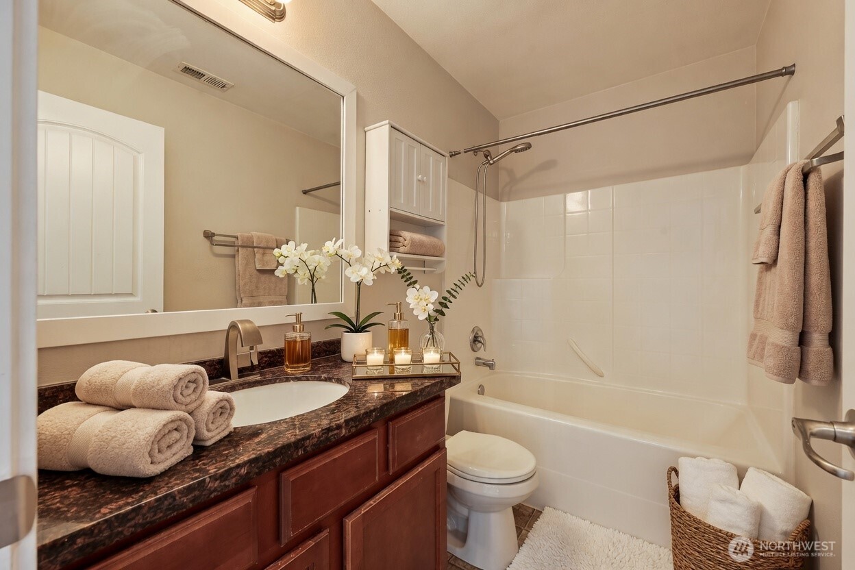 1507 Farina Loop SE, Olympia, WA 98513-9442