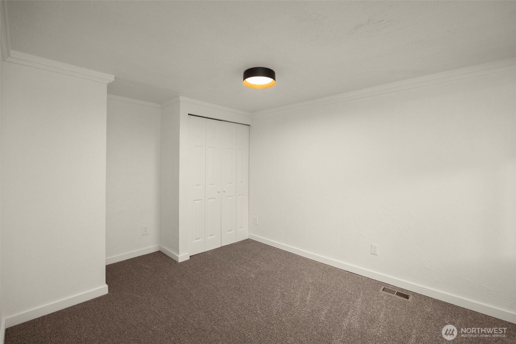 24222 54th Avenue W #12, Mountlake Terrace, WA 98043