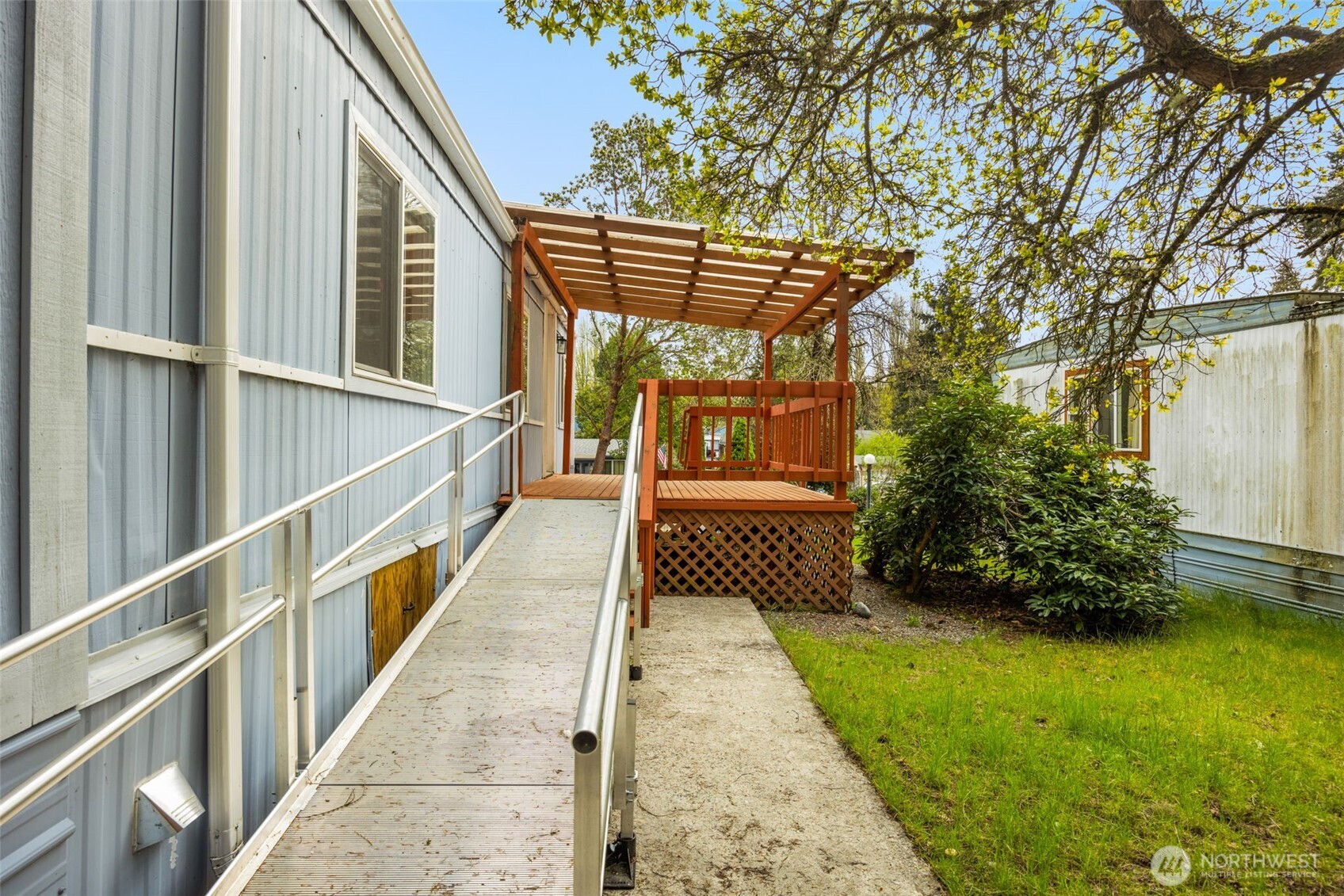 24222 54th Avenue W #12, Mountlake Terrace, WA 98043