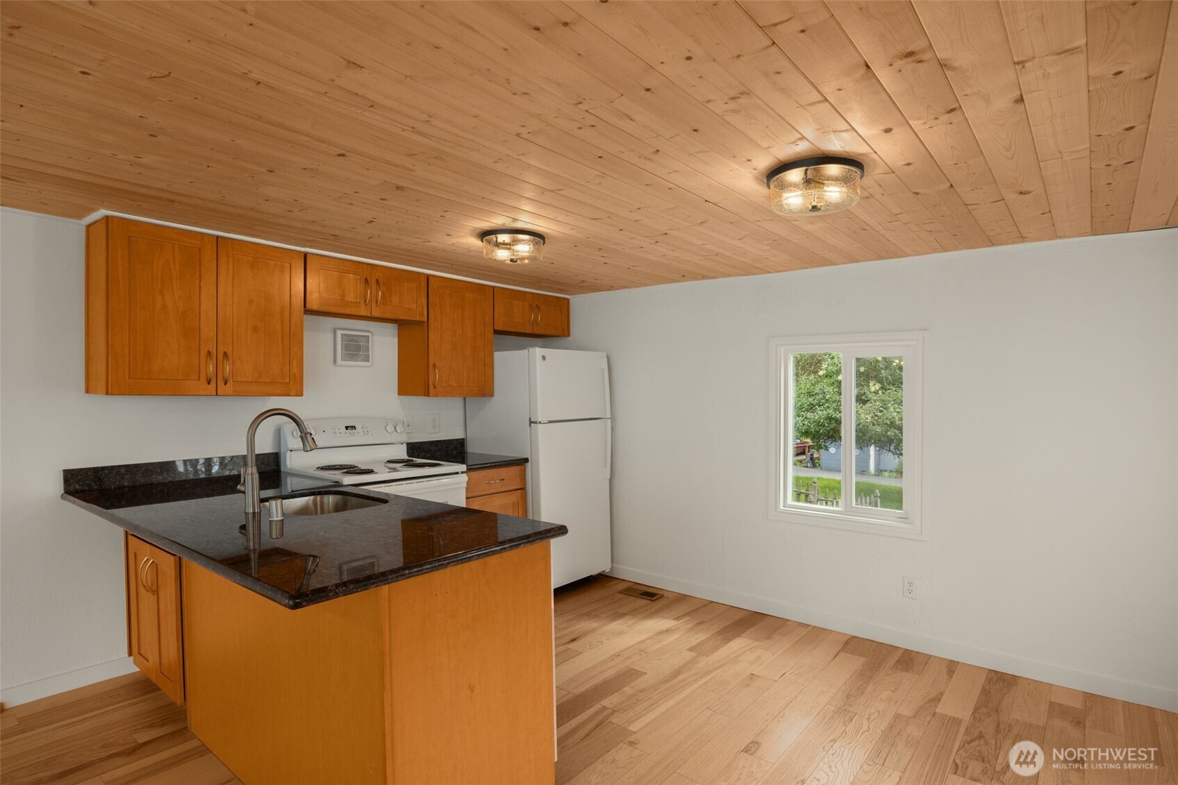 24222 54th Avenue W #12, Mountlake Terrace, WA 98043