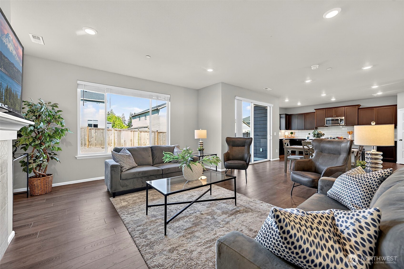 1472 Baker Heights Loop , Bremerton, WA 98312
