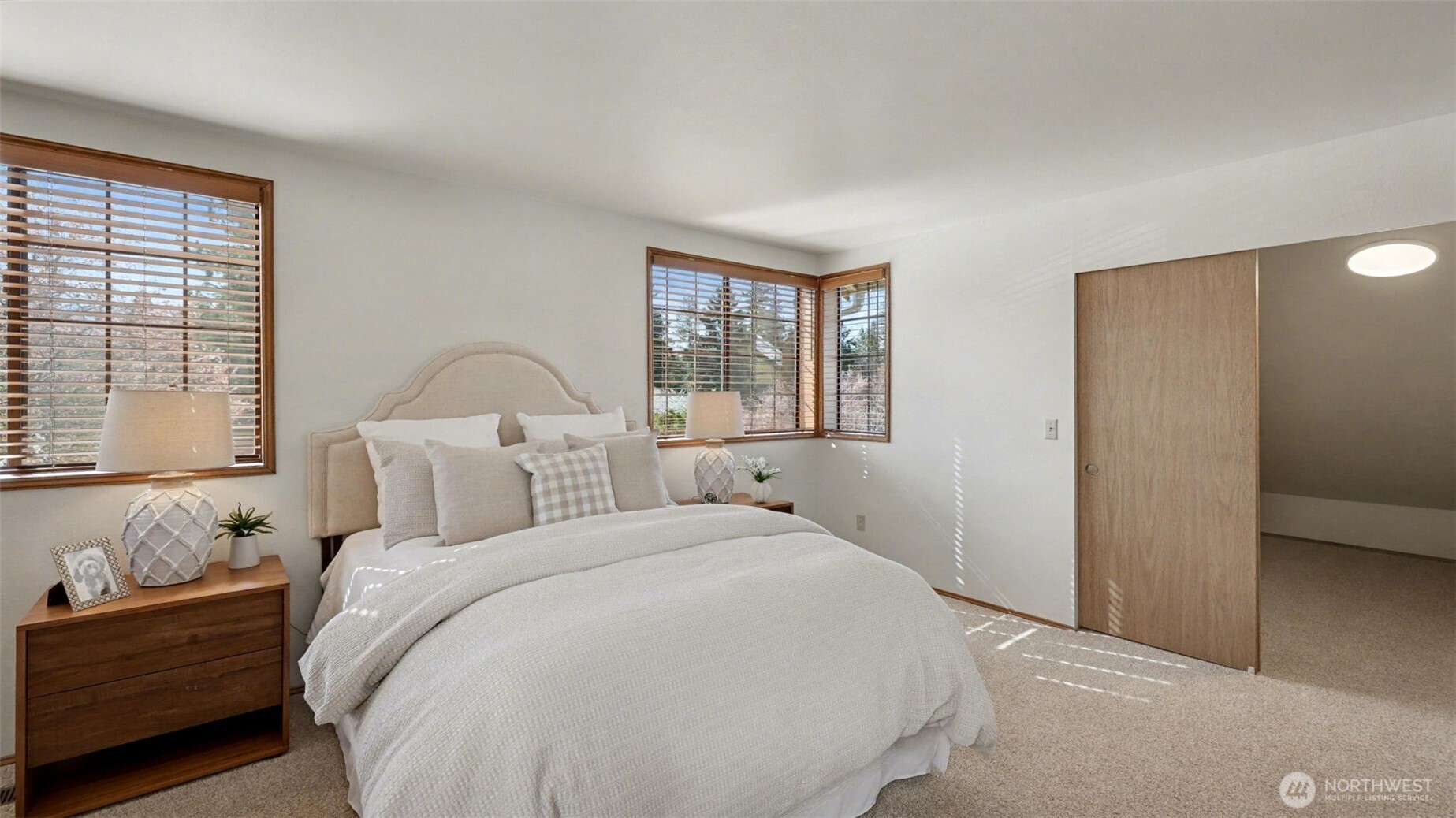 24238 SE 43rd Court , Sammamish, WA 98029