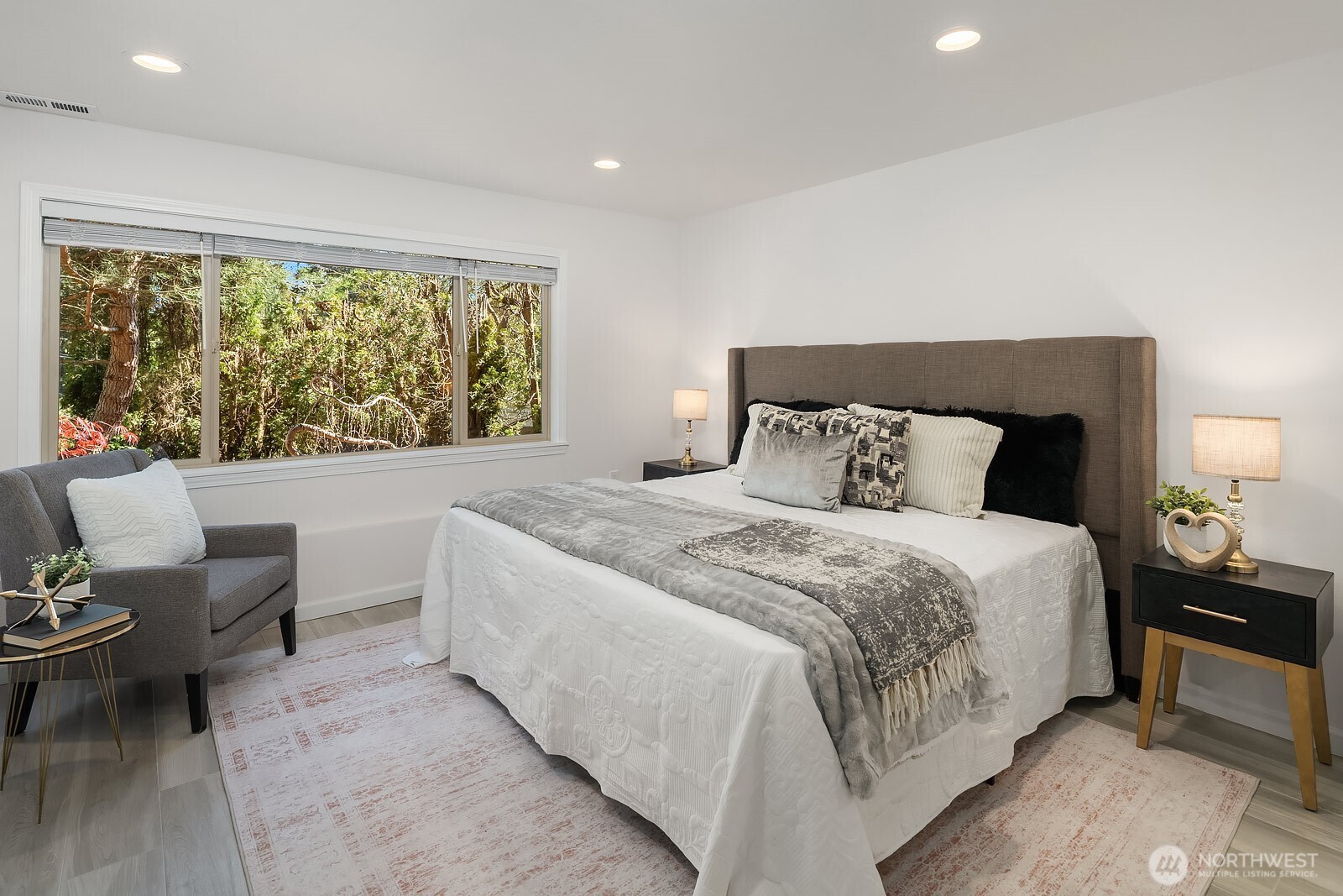 12516 SE 4th Place , Bellevue, WA 98005