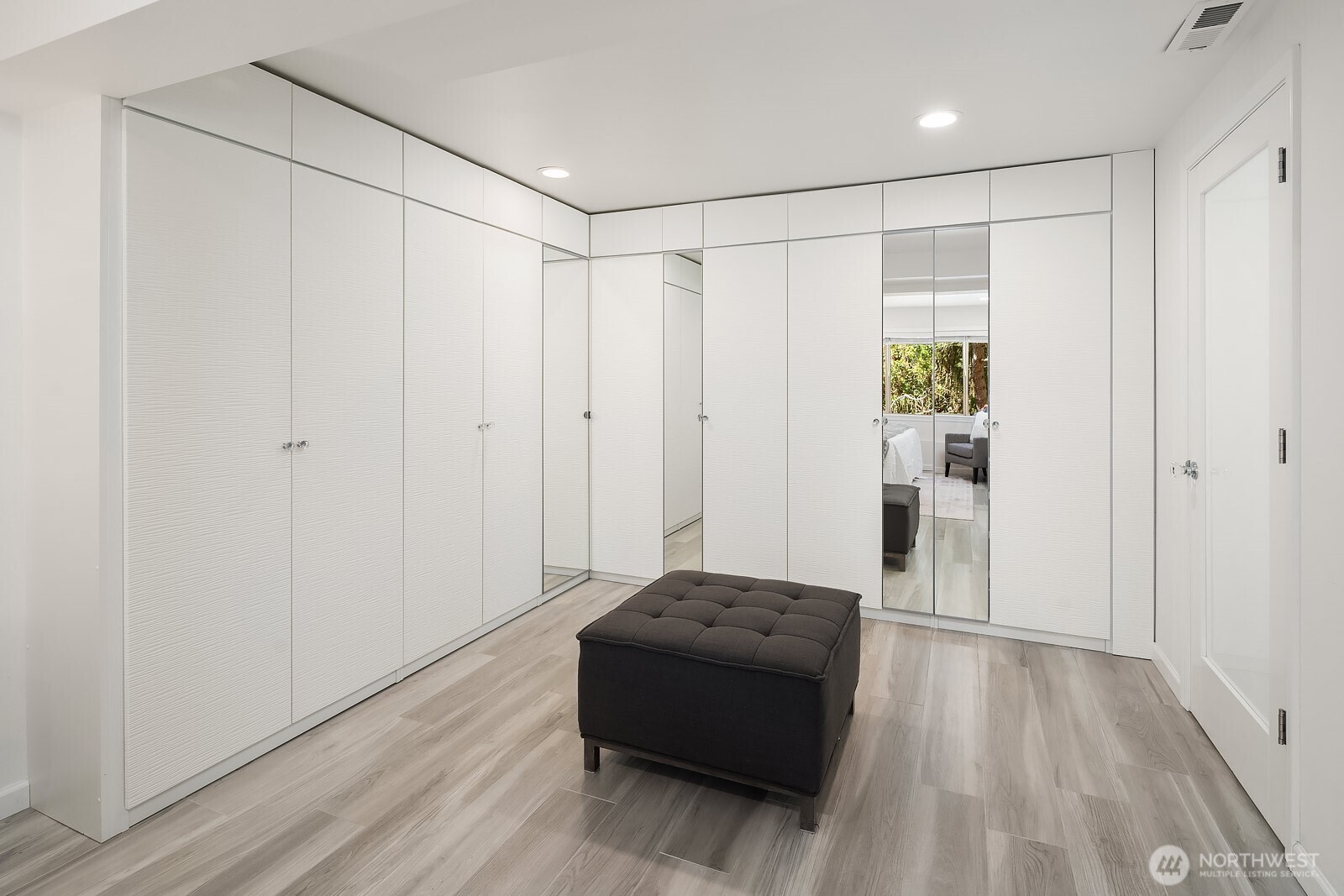 12516 SE 4th Place , Bellevue, WA 98005
