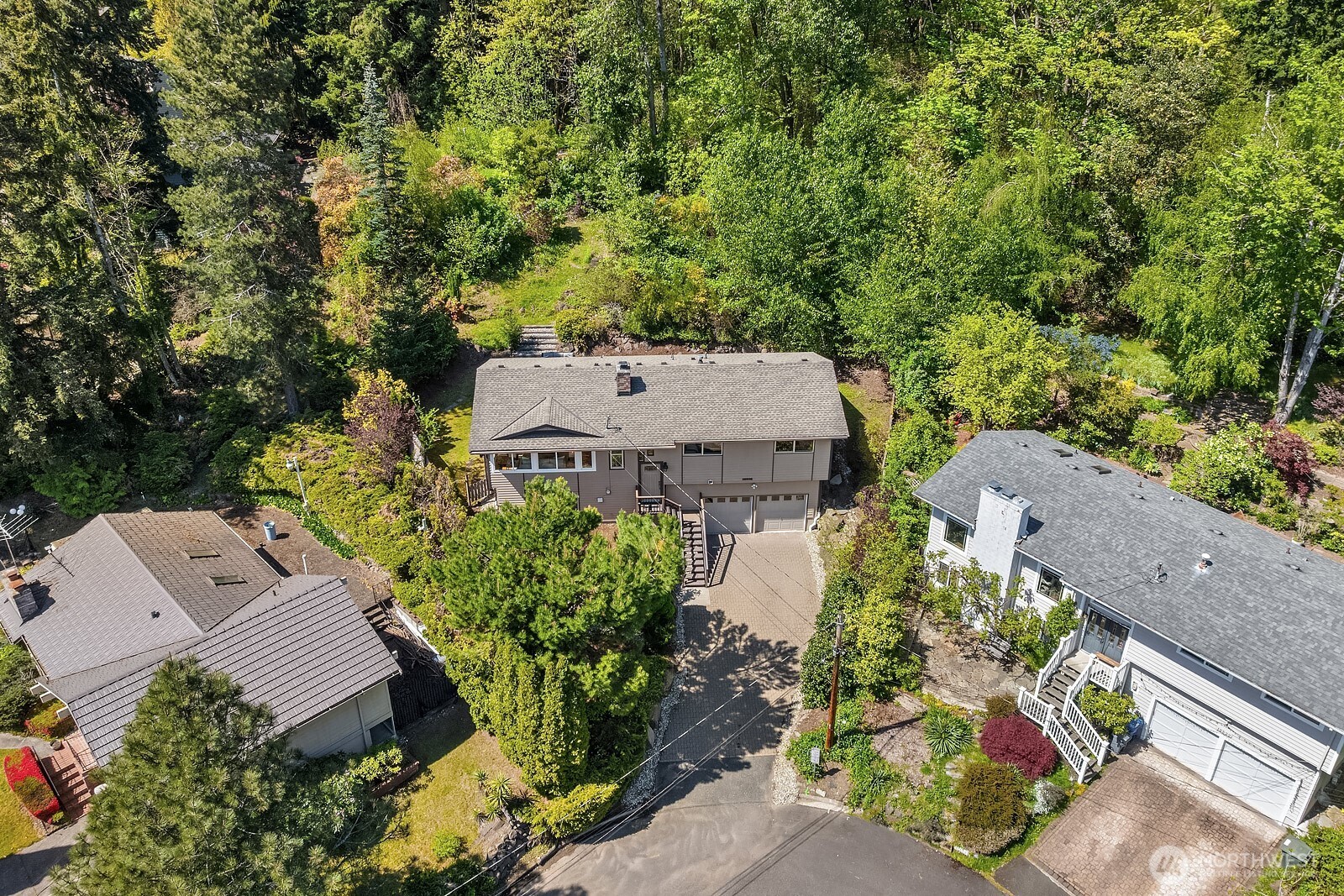12516 SE 4th Place , Bellevue, WA 98005