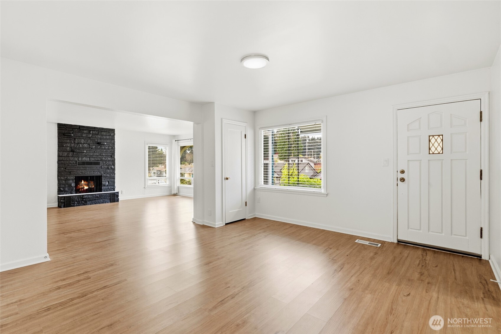 319 Contra Costa Avenue , Fircrest, WA 98466