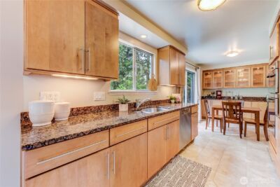 134 160th Place SE, Bellevue, WA 98008 - Photo 8