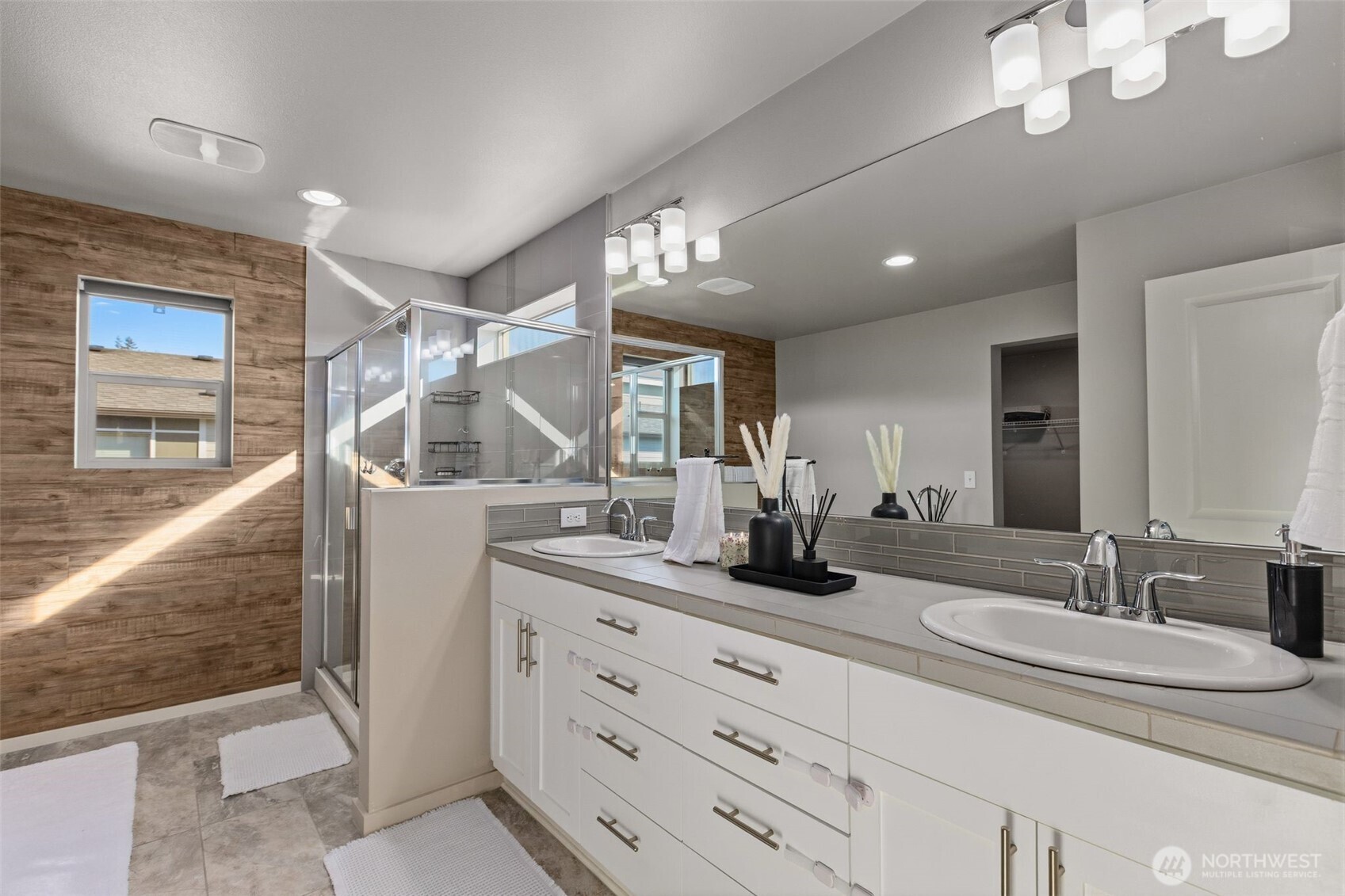 32883 Pine Avenue SE, Black Diamond, WA 98010