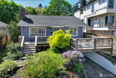 6827 36th Avenue NE, Seattle, WA 98115 - Photo 2