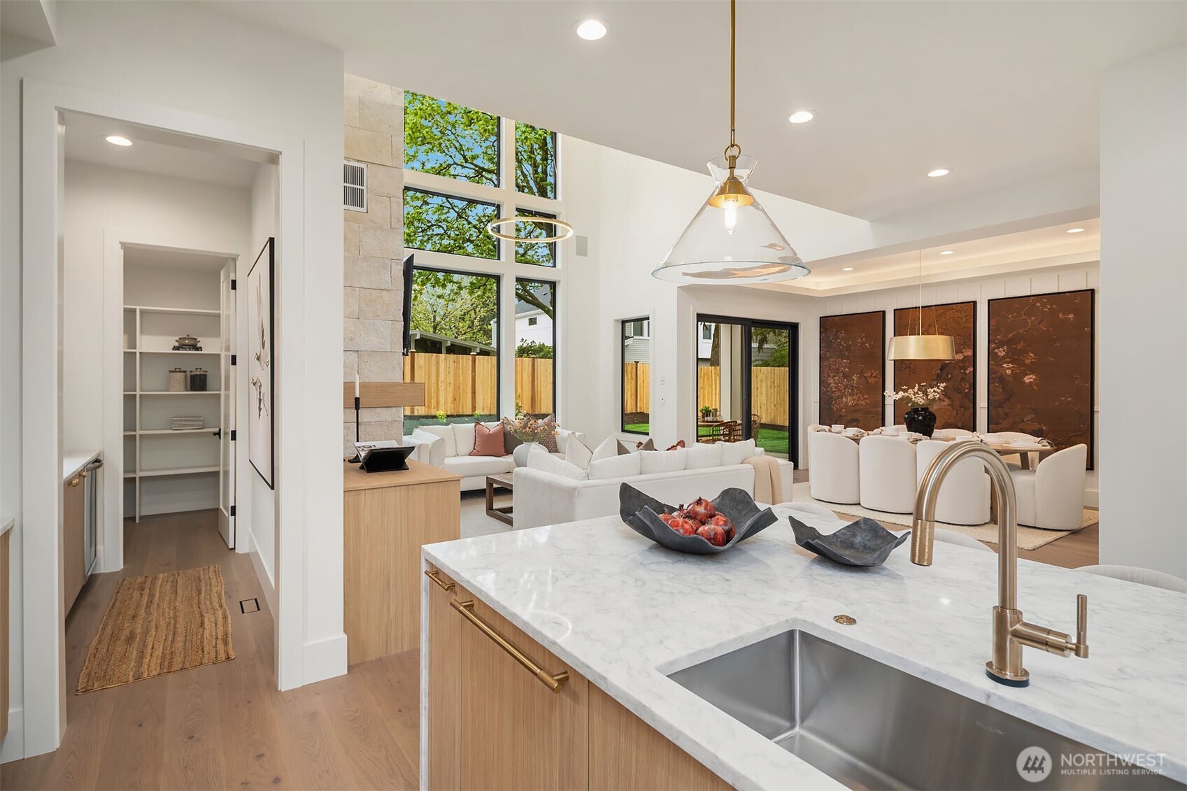 1032 107th Avenue SE, Bellevue, WA 98004