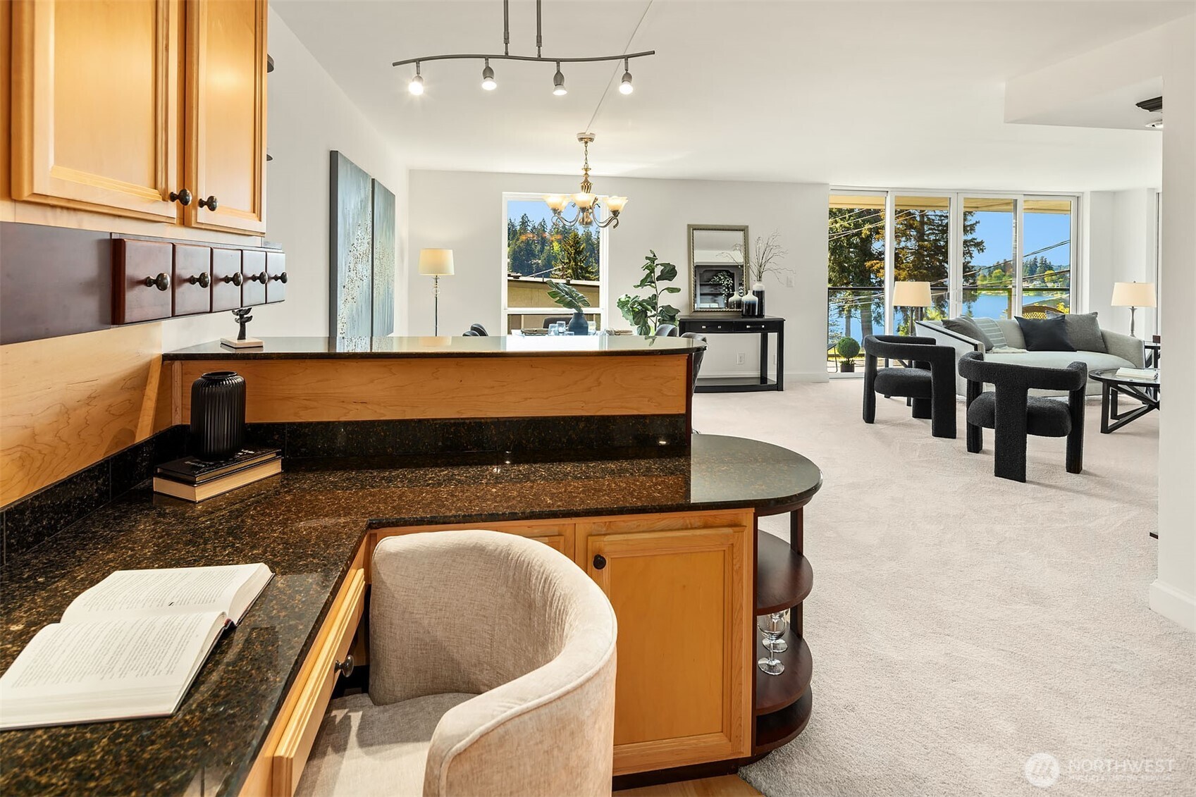 9909 NE 1st Street #104, Bellevue, WA 98004