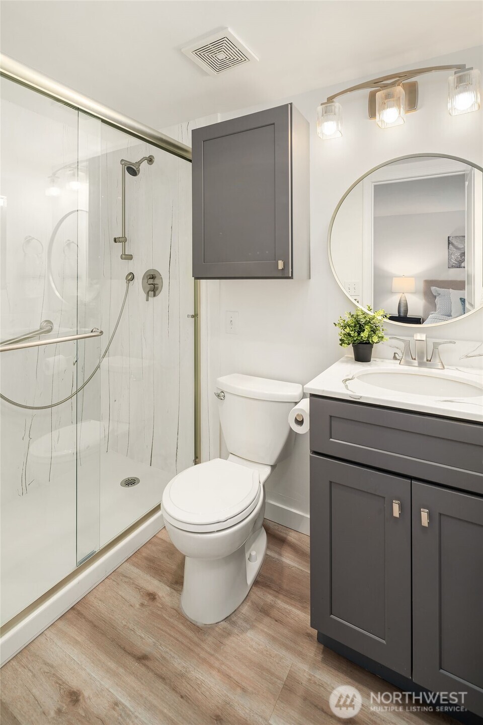 9909 NE 1st Street #104, Bellevue, WA 98004