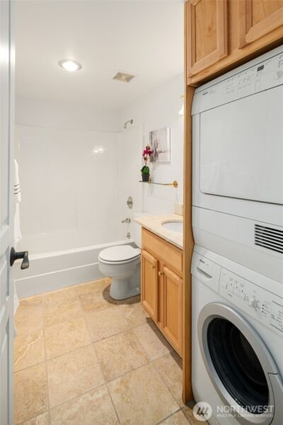 9909 NE 1st Street #104, Bellevue, WA 98004 - Photo 27
