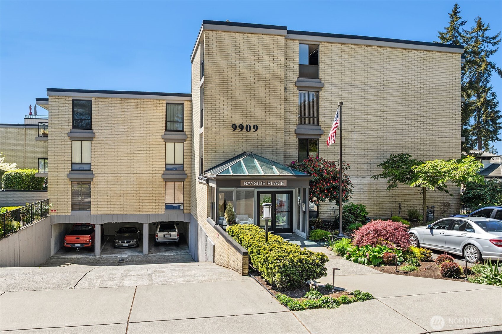 9909 NE 1st Street #104, Bellevue, WA 98004