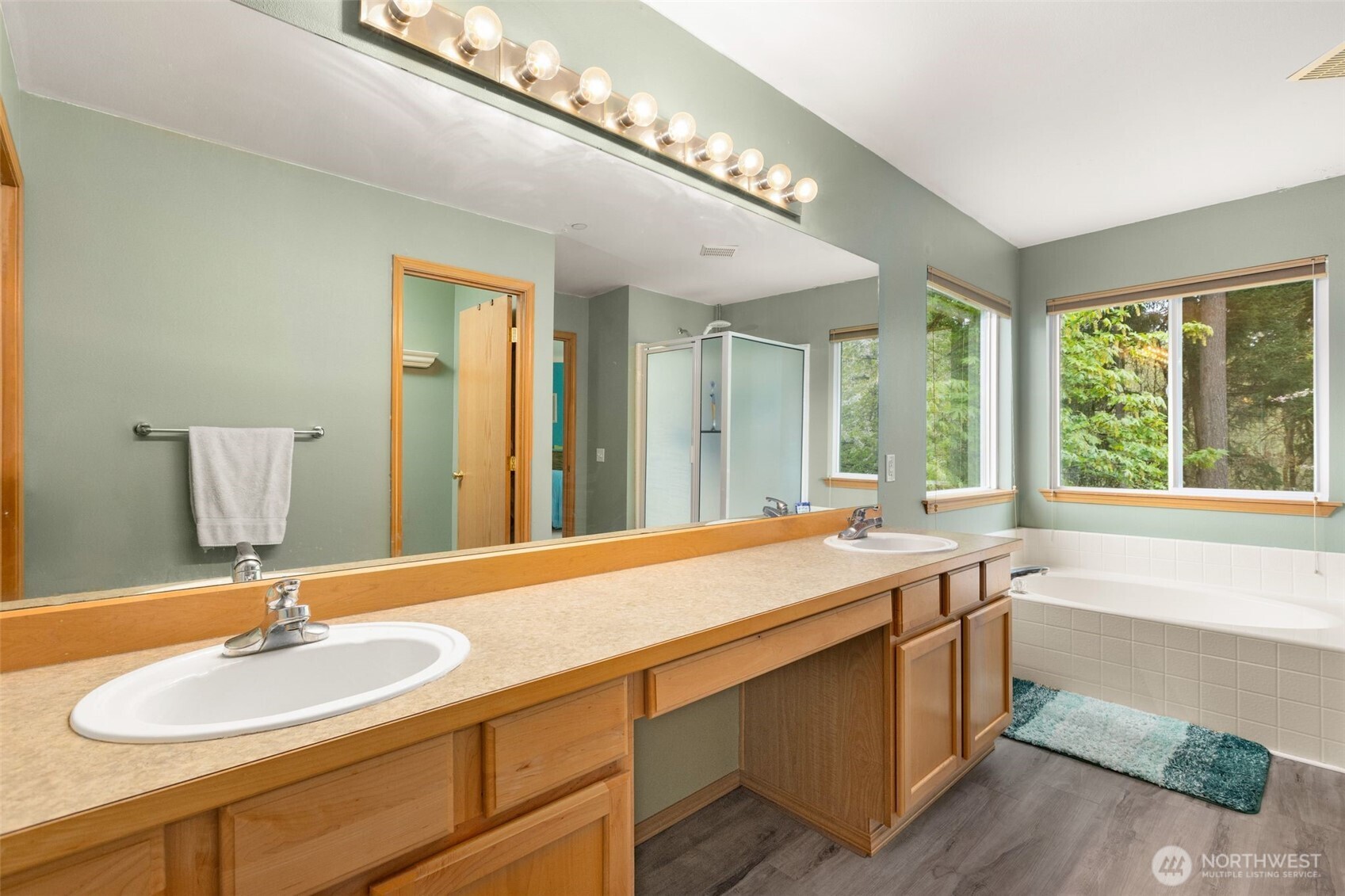 1822 Fisher Avenue , Dupont, WA 98327