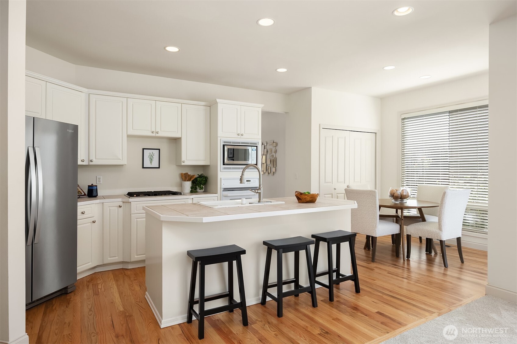 23713 SE 5th Court , Sammamish, WA 98074
