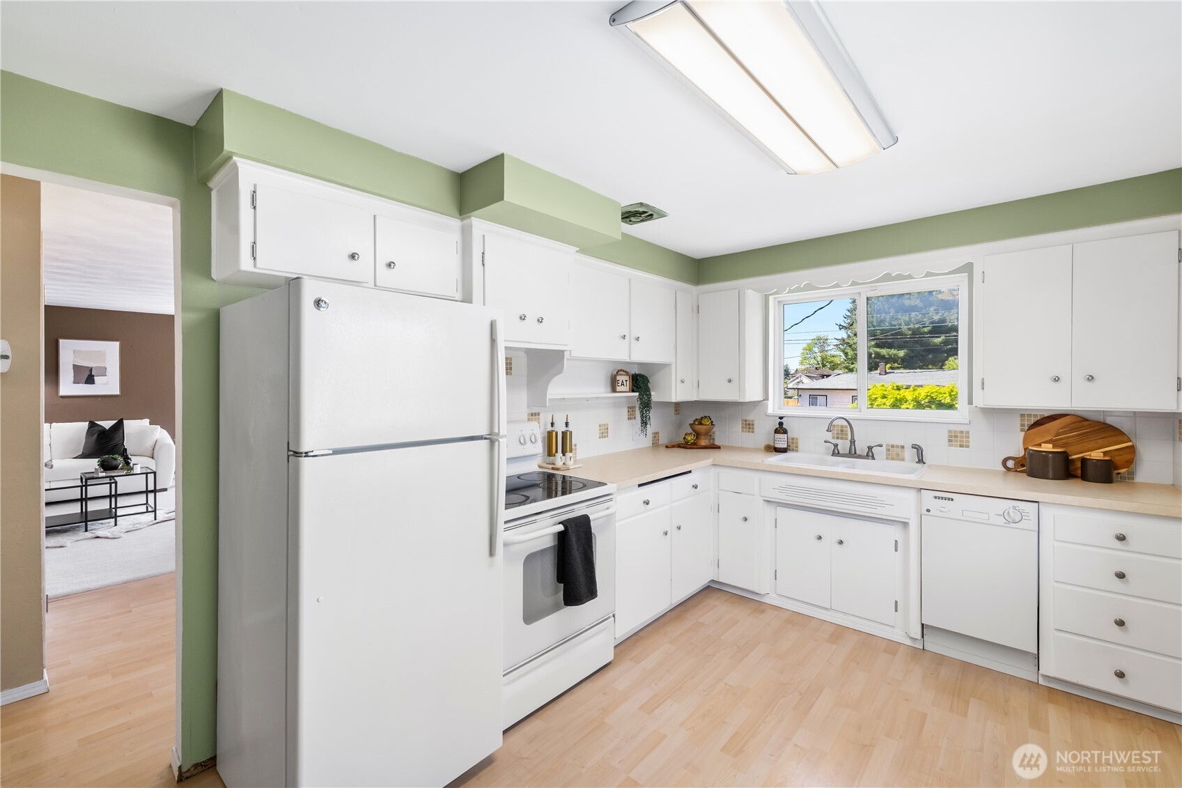7025 S L Street , Tacoma, WA 98408-3127