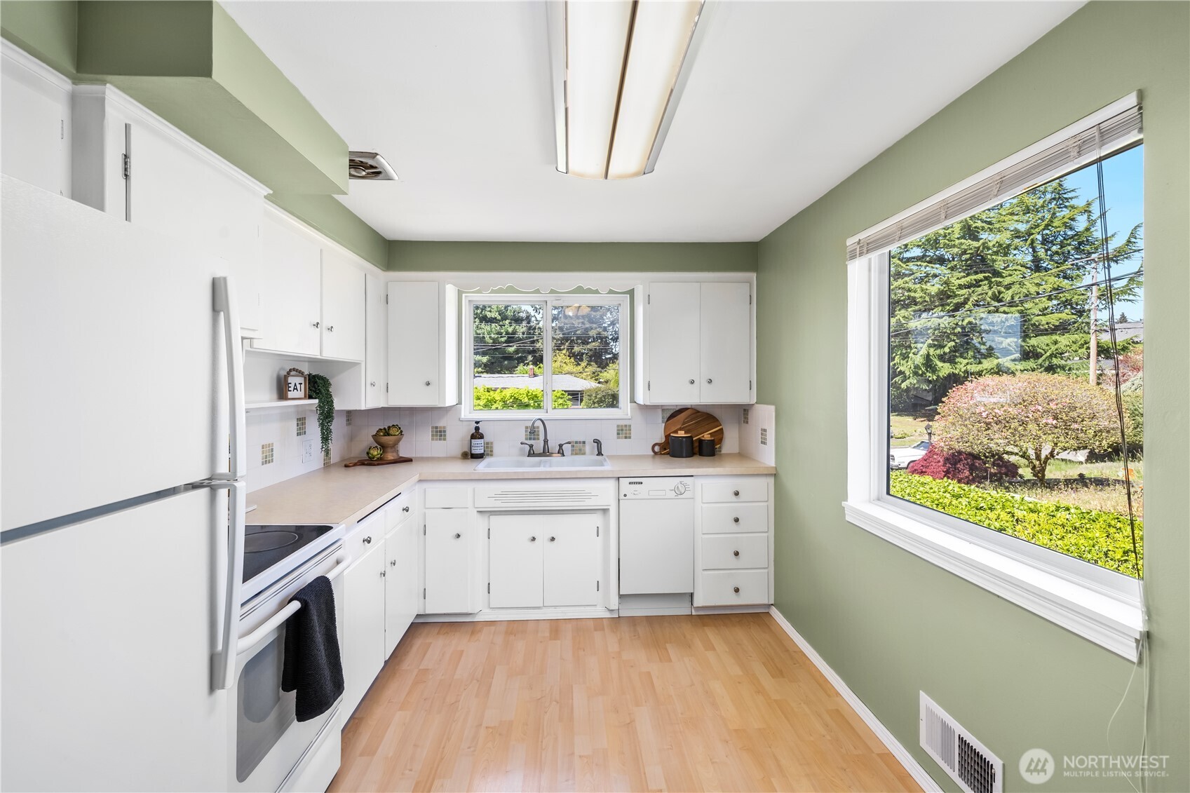 7025 S L Street , Tacoma, WA 98408-3127