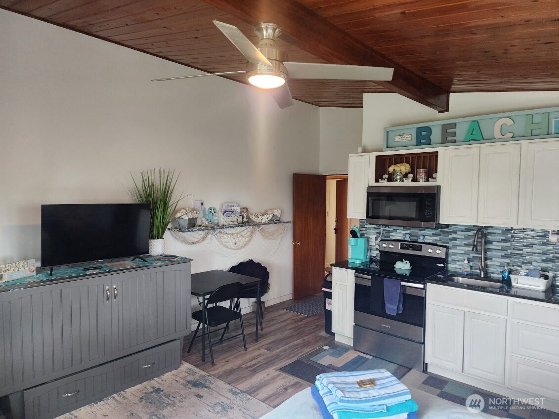 757 Ocean Court NW #20, Ocean Shores, WA 98569