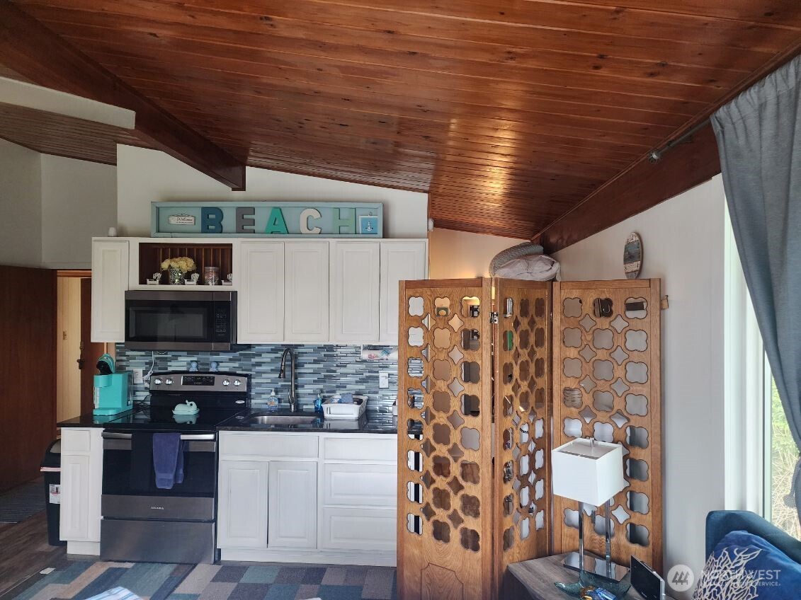 757 Ocean Court NW #20, Ocean Shores, WA 98569