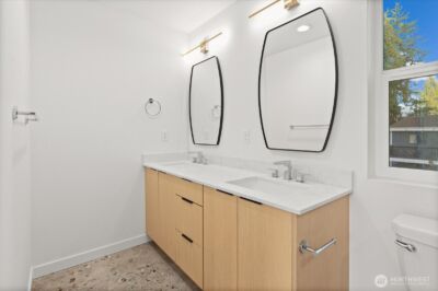 10742 Interlake Avenue N, Seattle, WA 98133 - Photo 13