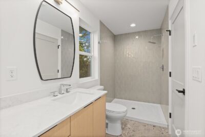 10742 Interlake Avenue N, Seattle, WA 98133 - Photo 14