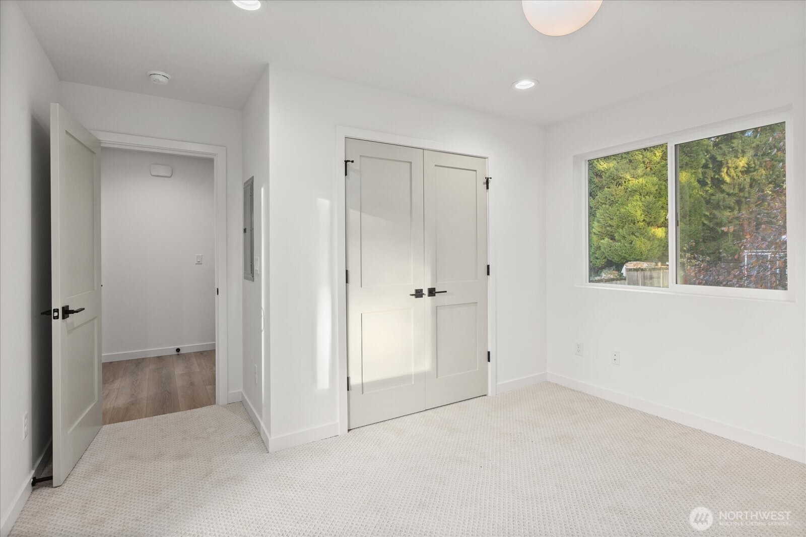10742 Interlake Avenue N, Seattle, WA 98133