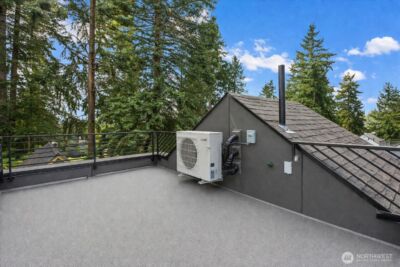 10742 Interlake Avenue N, Seattle, WA 98133 - Photo 17
