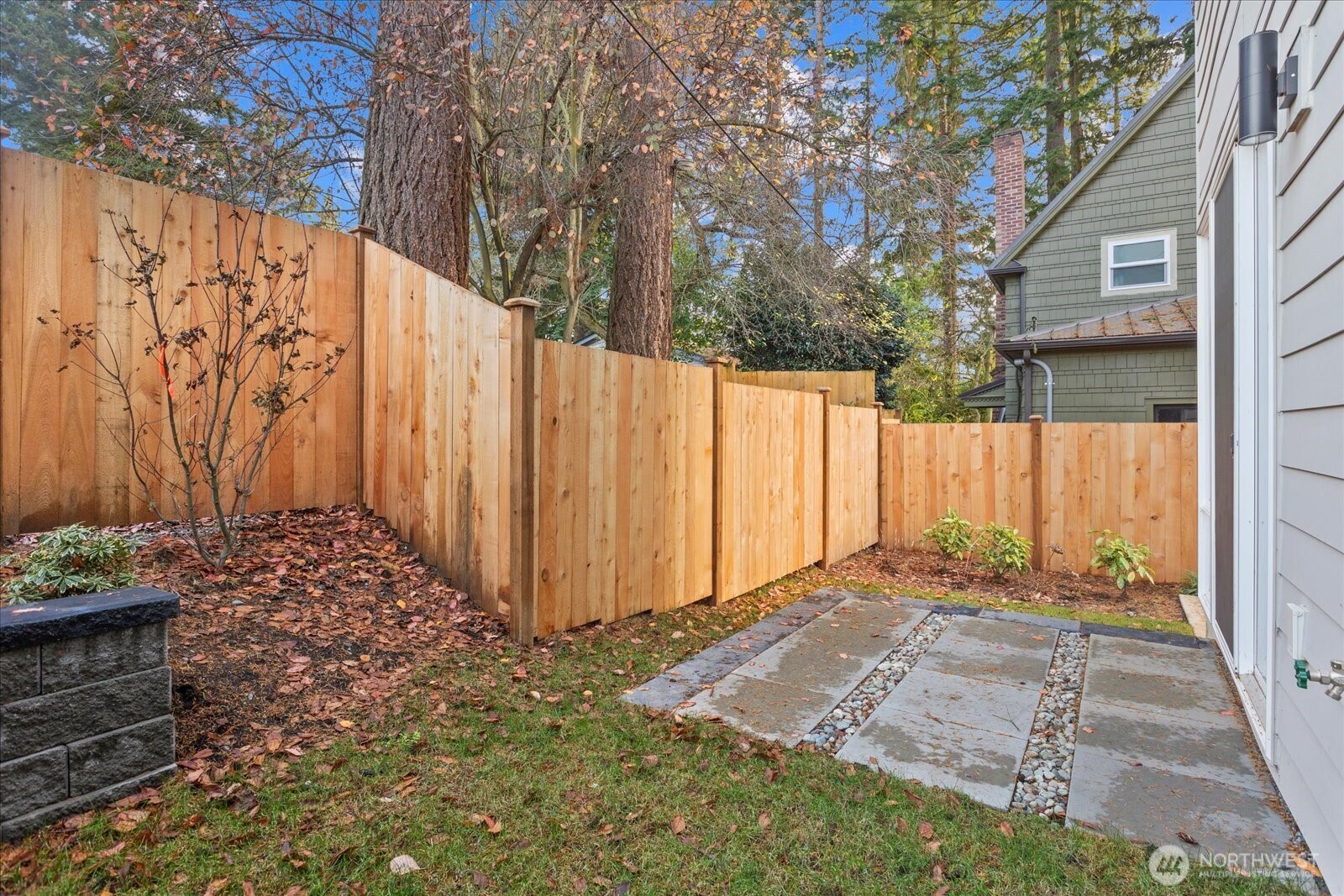 10742 Interlake Avenue N, Seattle, WA 98133