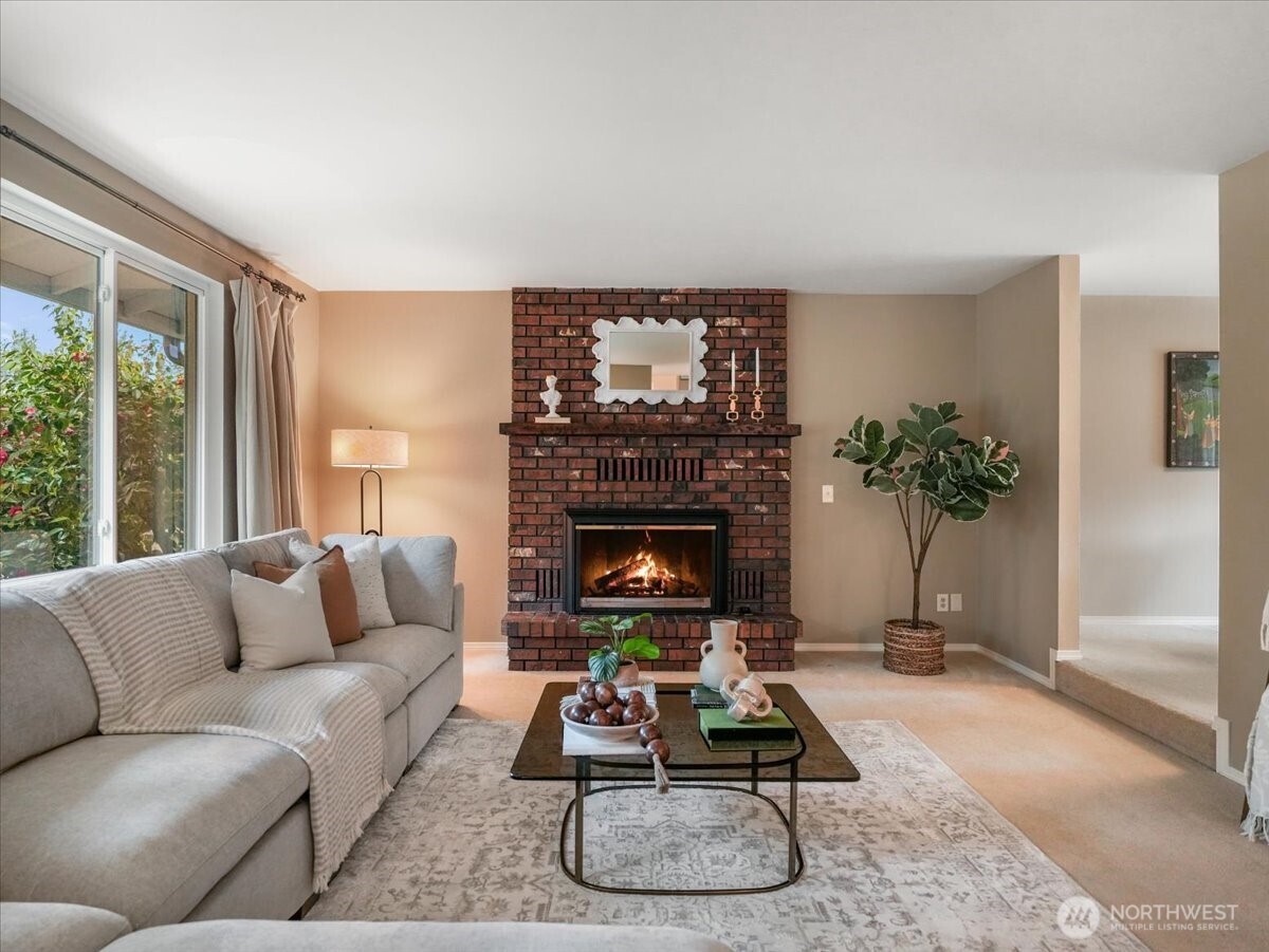 17649 SE 297th Place , Kent, WA 98042-5713