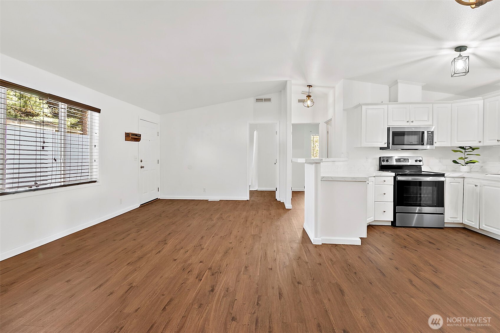 1720 Maple Lane Court #22, Kent, WA 98030