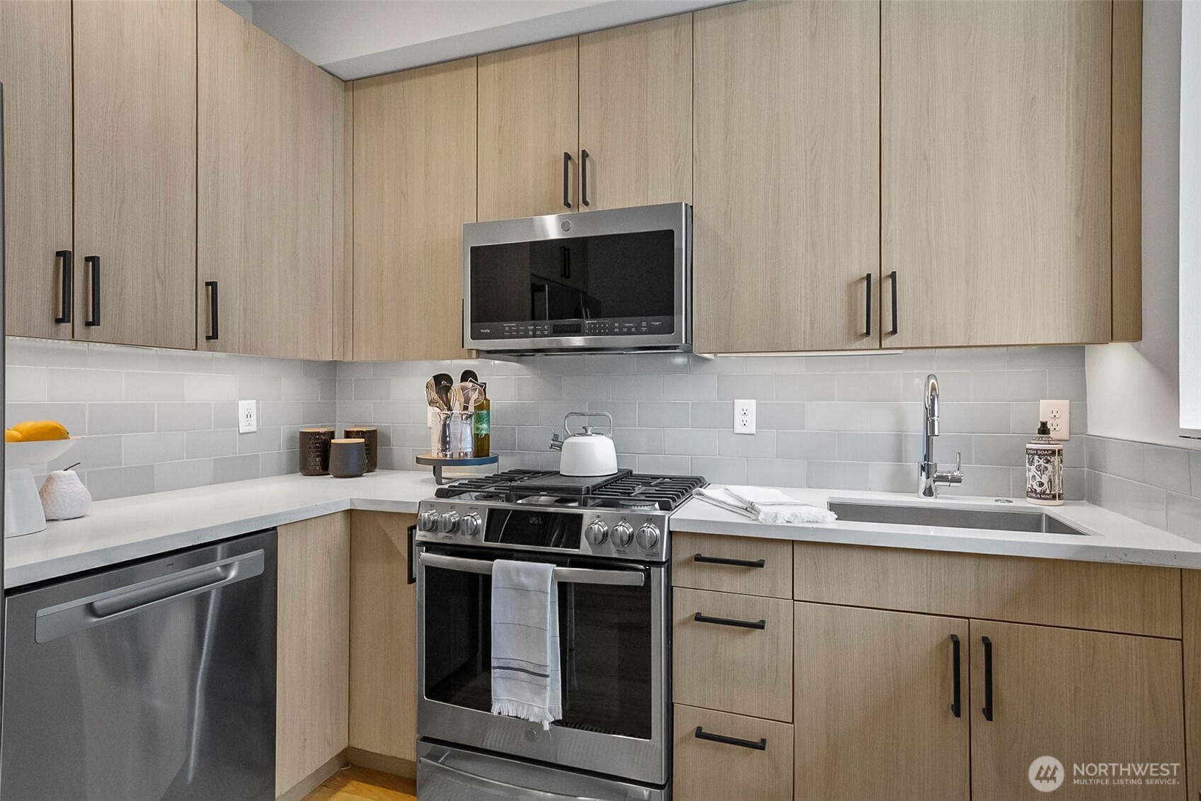 2440 NW 60th Street #B, Seattle, WA 98107