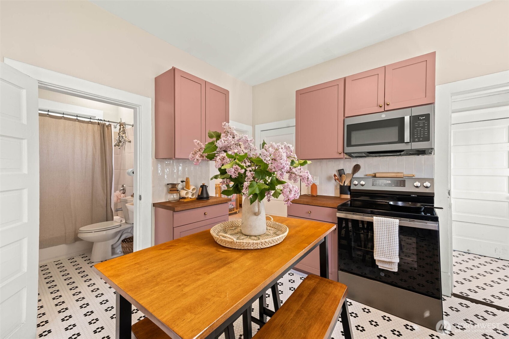 2113 S Wilkeson Street , Tacoma, WA 98405