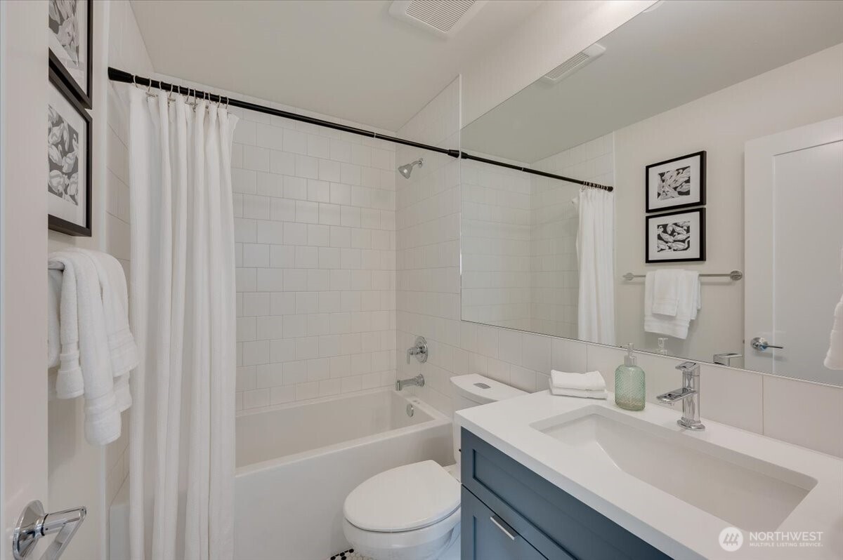 13540 39th Avenue NE #A, Seattle, WA 98125