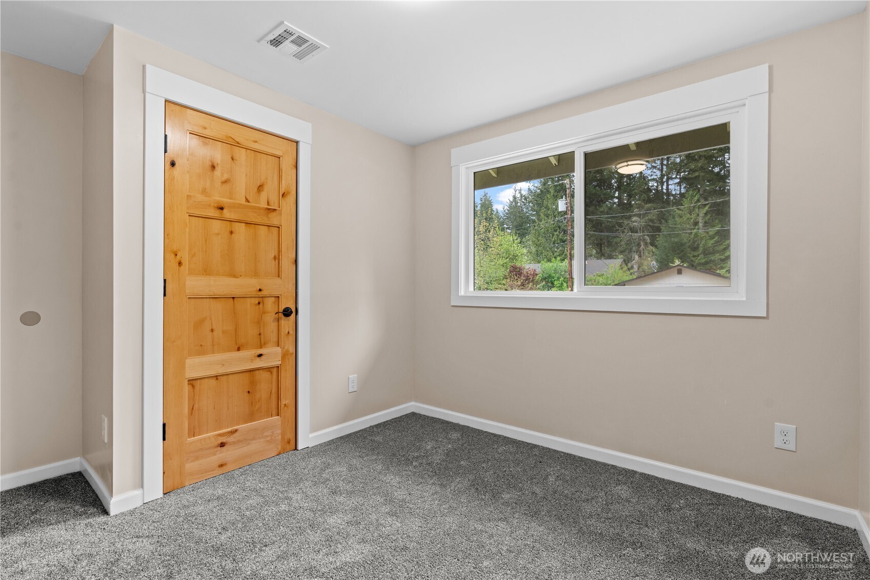 3485 NW This A Way Rd , Bremerton, WA 98312