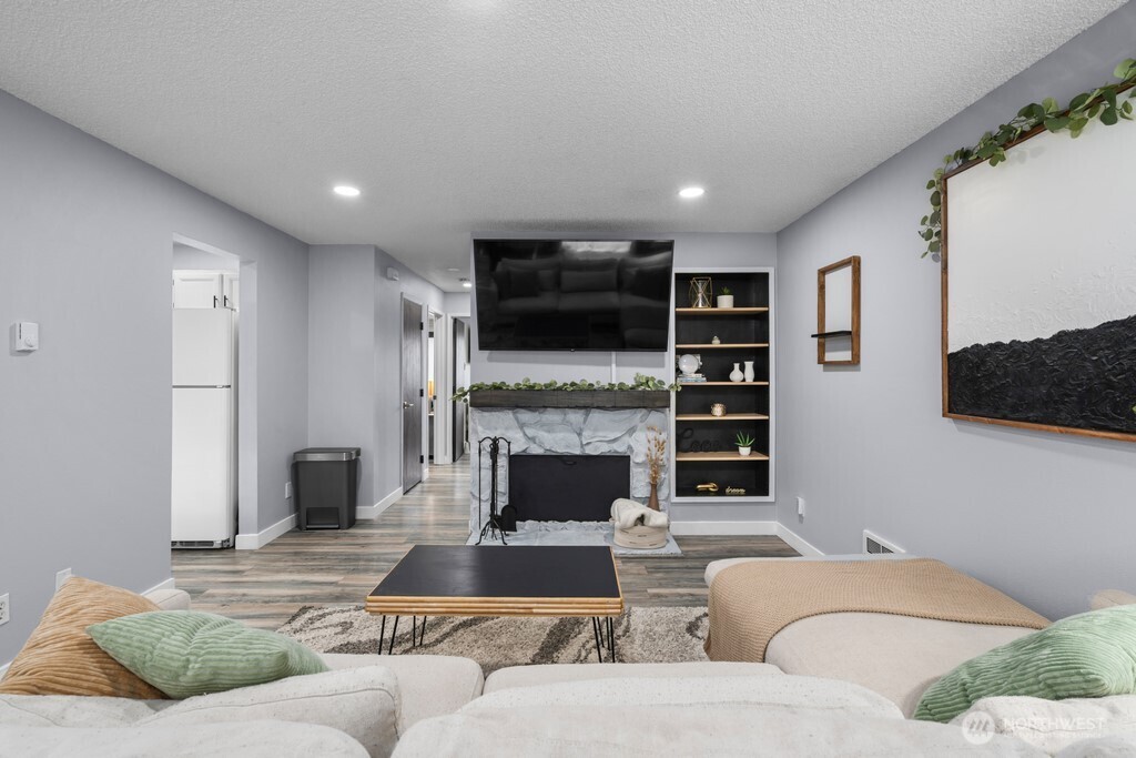 1826 S 330th #D, Federal Way, WA 98003
