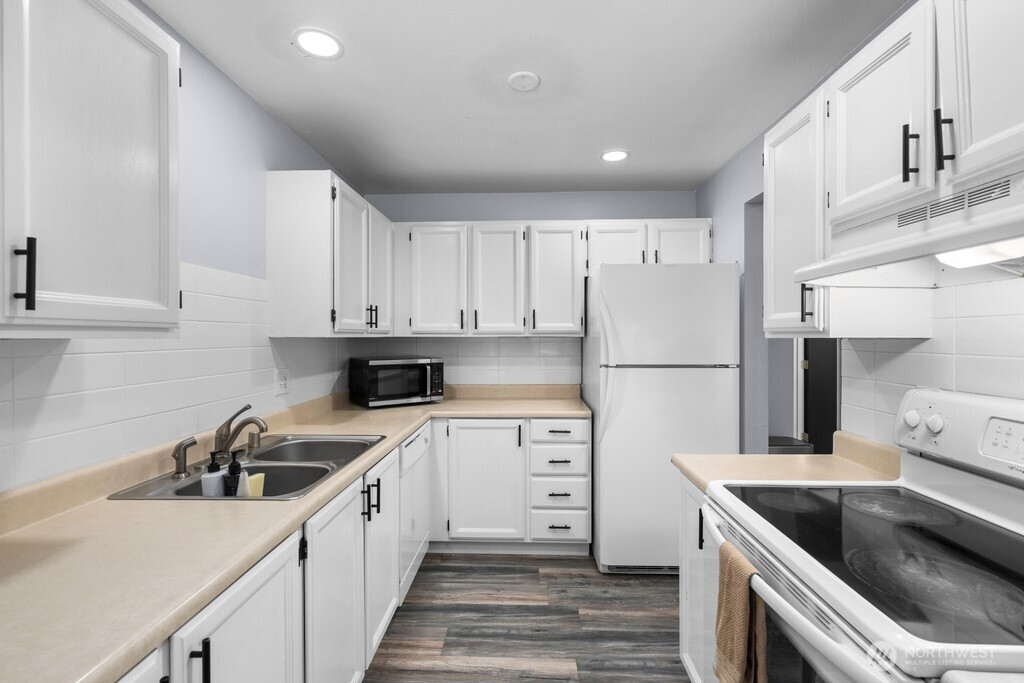 1826 S 330th #D, Federal Way, WA 98003