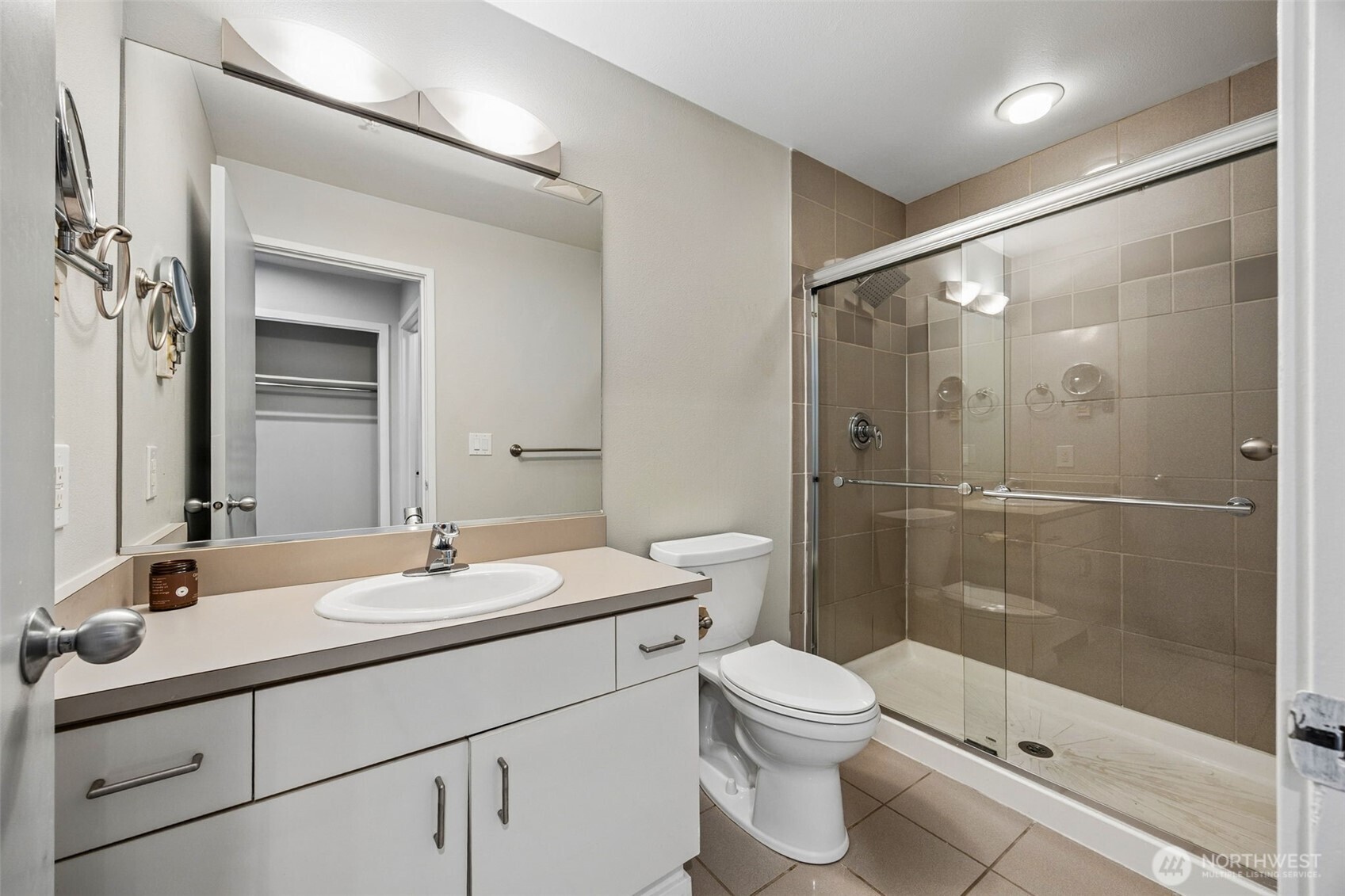 1 Broadway #302, Tacoma, WA 98402