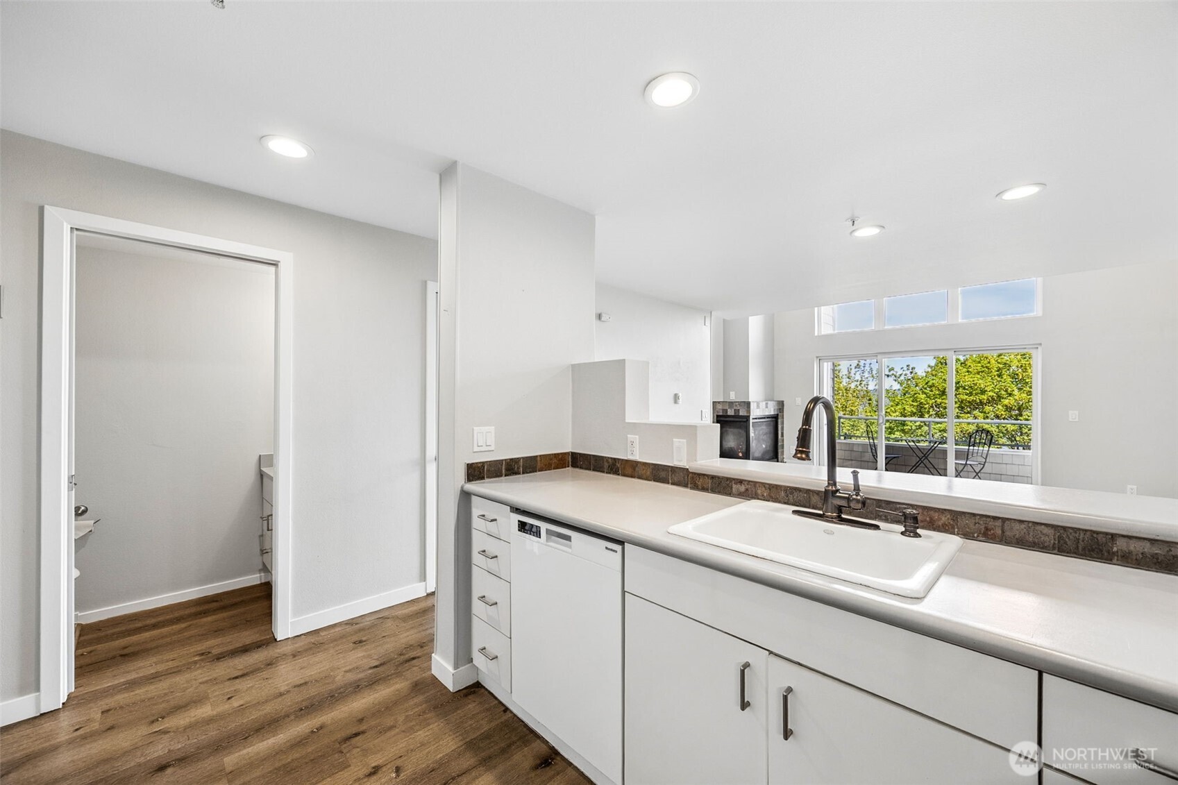 1 Broadway #302, Tacoma, WA 98402
