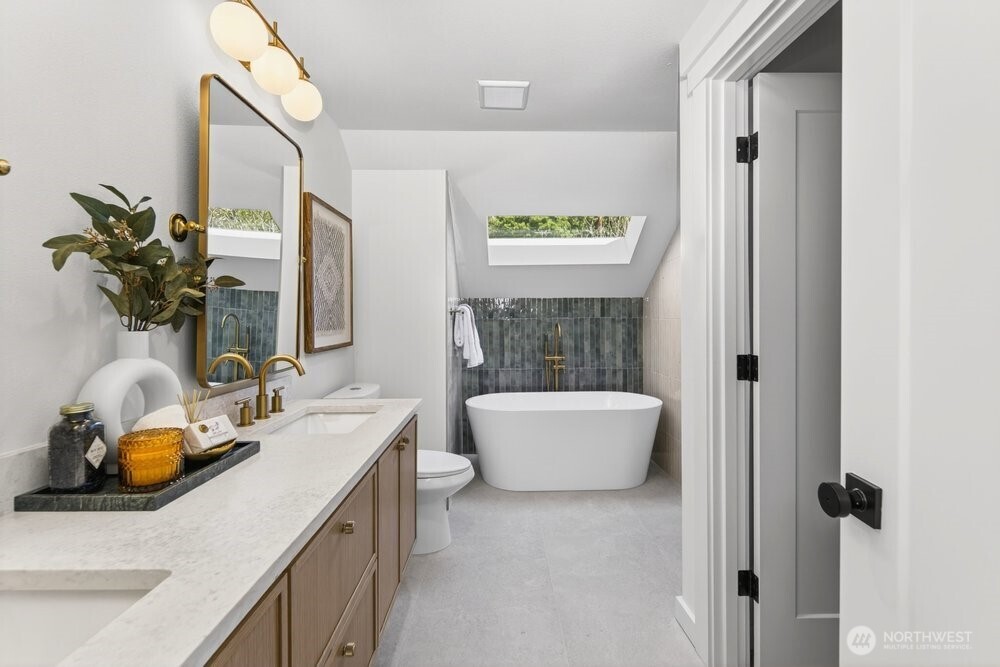 5639 3rd Avenue NW, Seattle, WA 98107