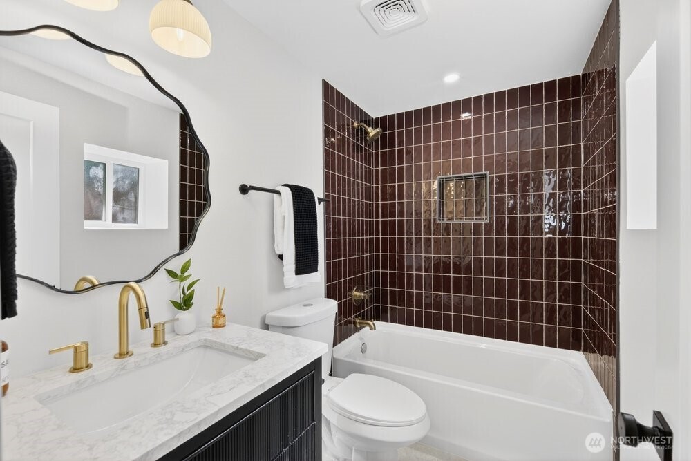 5639 3rd Avenue NW, Seattle, WA 98107
