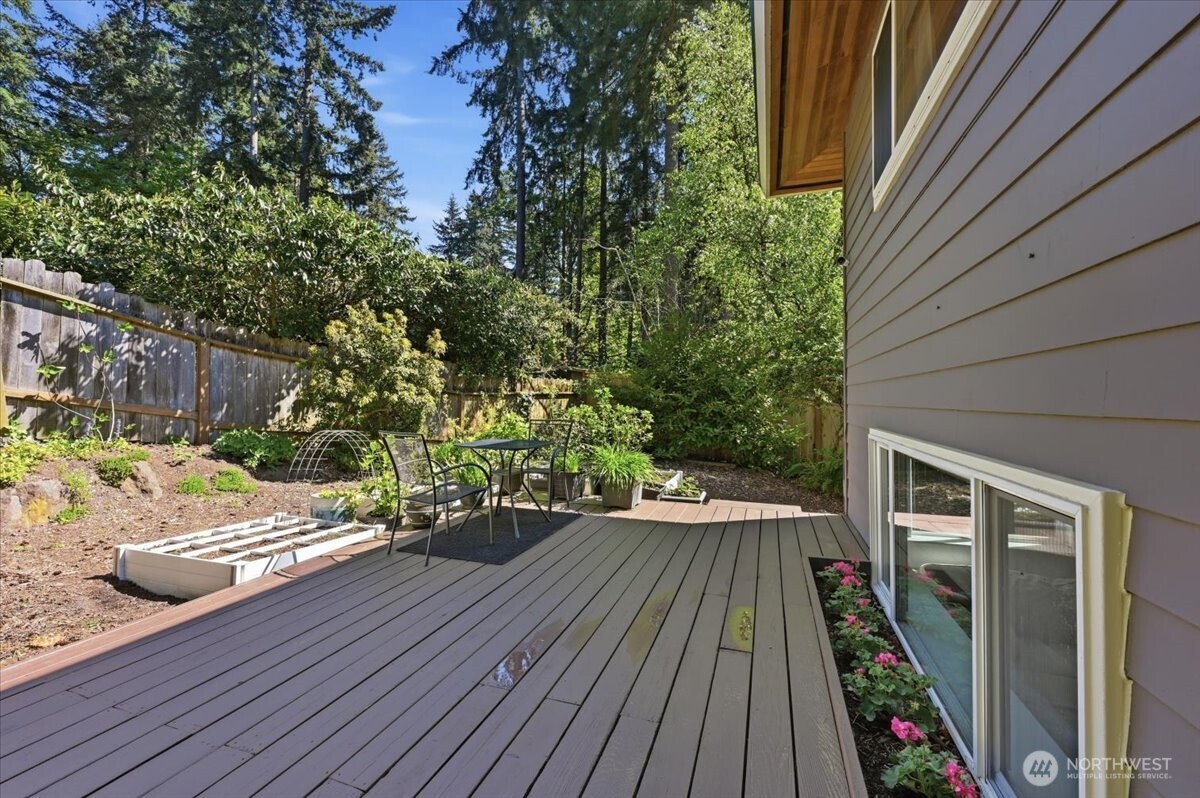 3754 NE 194th Street , Lake Forest Park, WA 98155-3133
