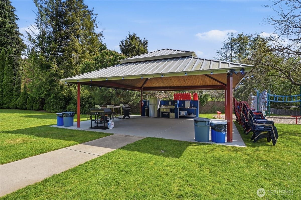 3754 NE 194th Street , Lake Forest Park, WA 98155-3133