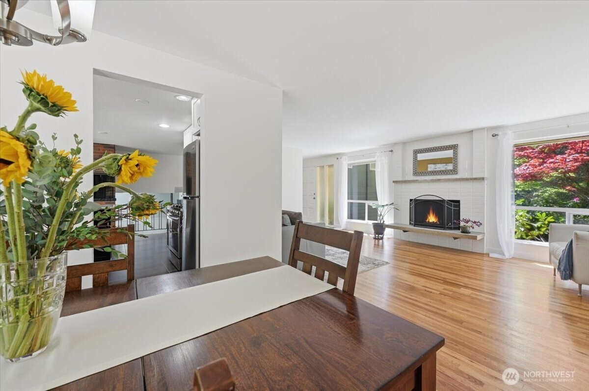 3754 NE 194th Street , Lake Forest Park, WA 98155-3133