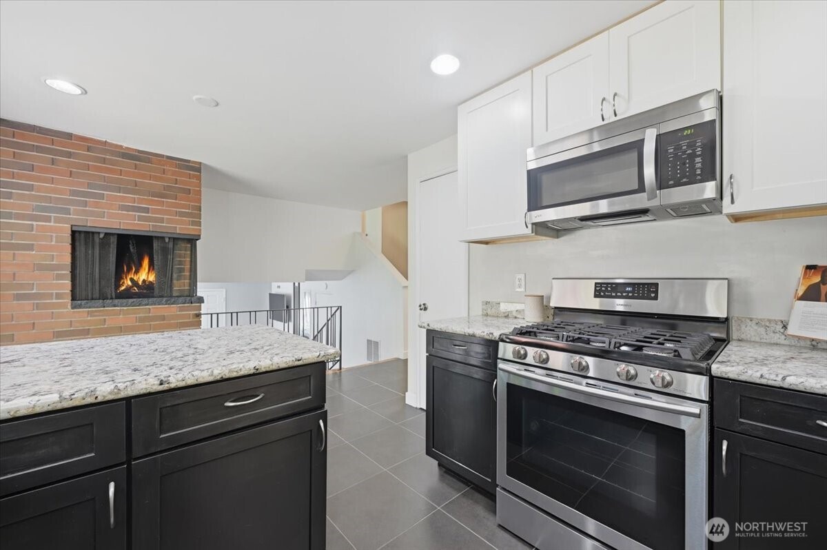 3754 NE 194th Street , Lake Forest Park, WA 98155-3133