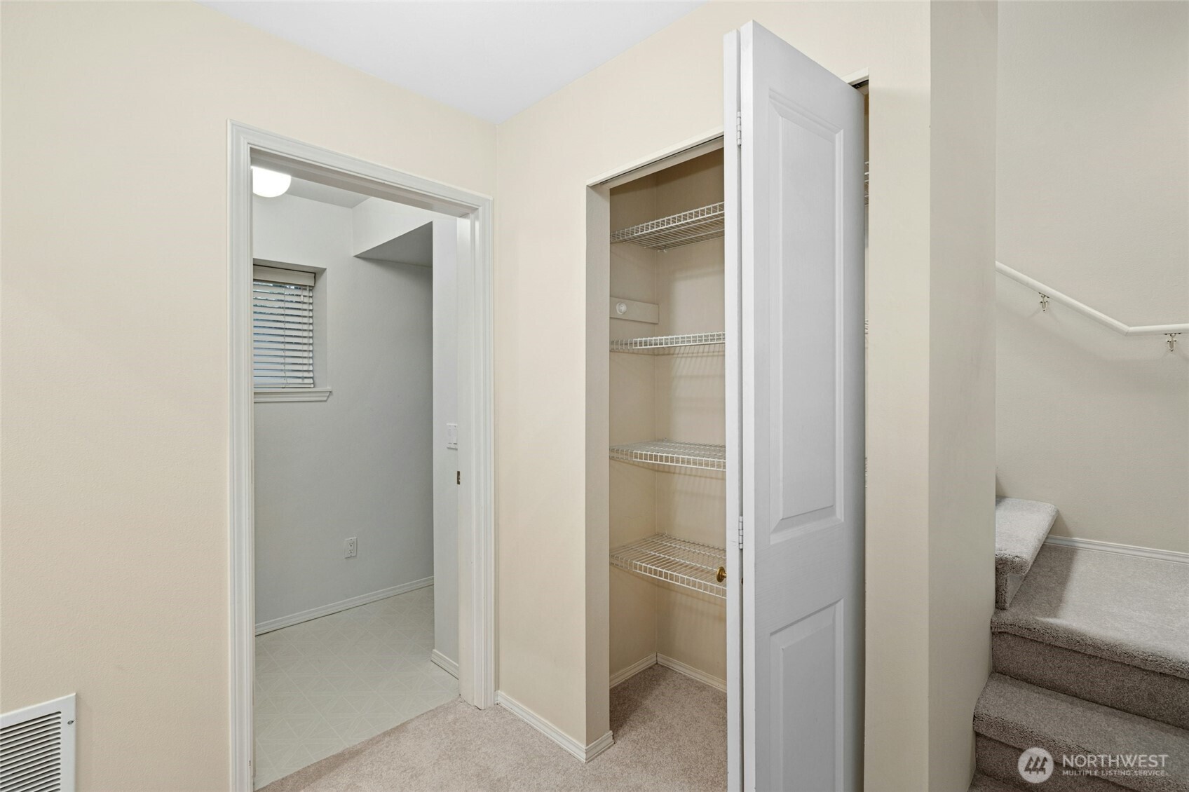 7111 134th Court SE #D3, Newcastle, WA 98059