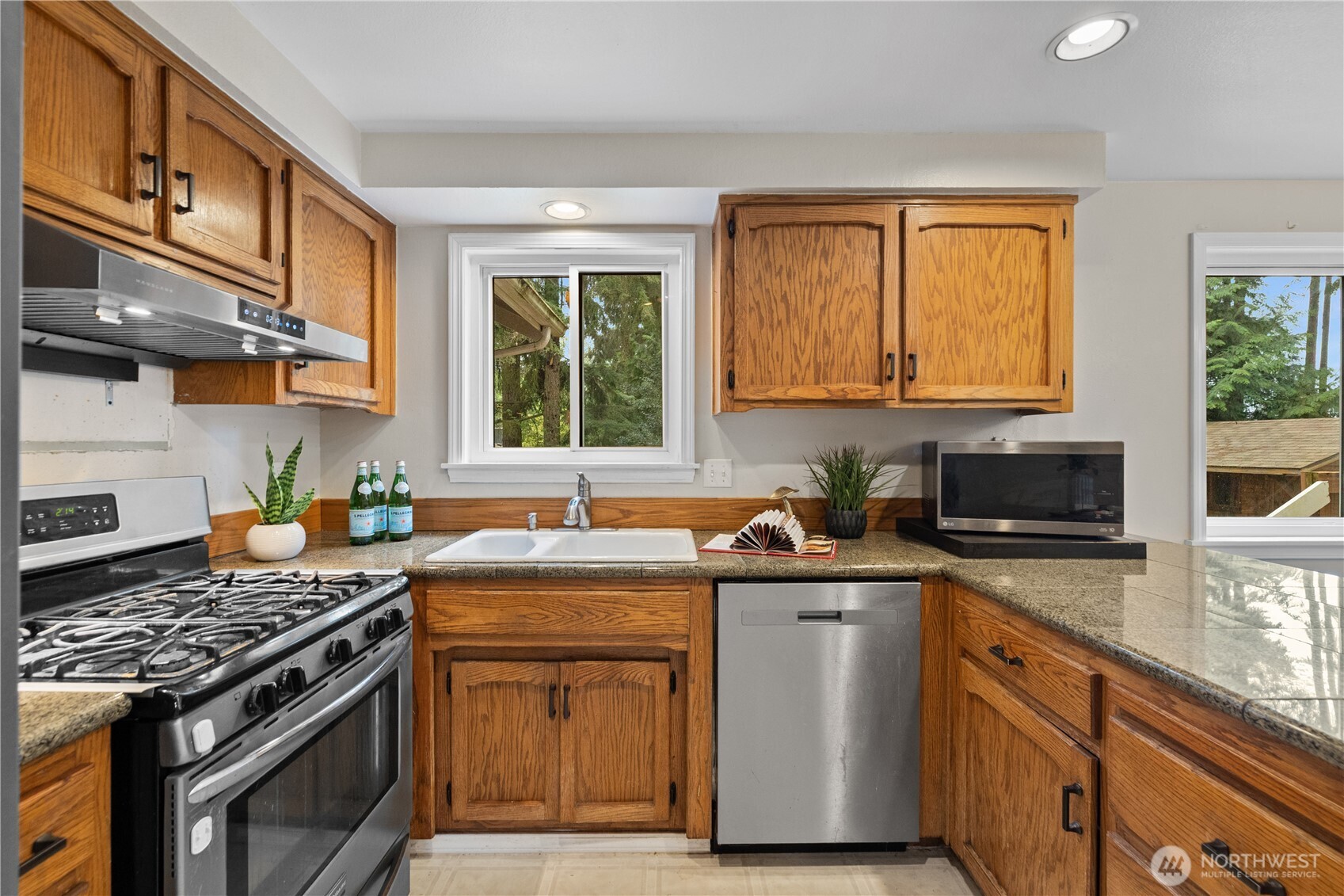10833 32nd Drive SE, Everett, WA 98208