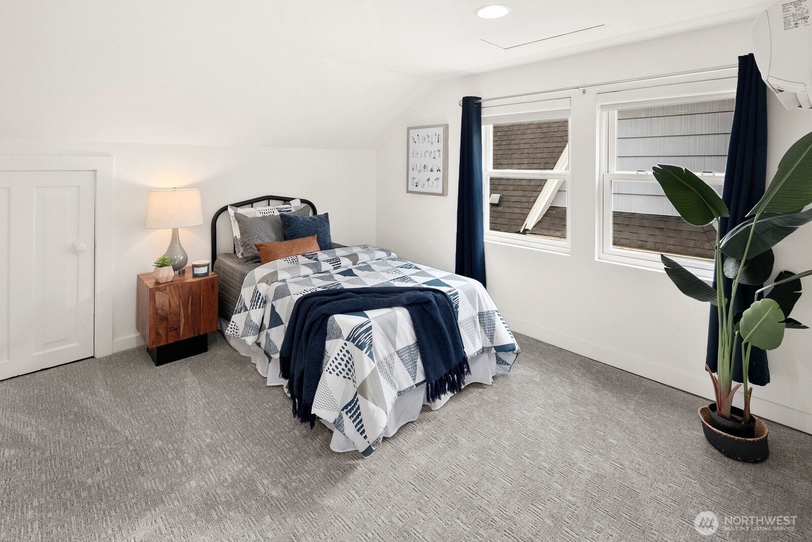 4045 2nd Avenue NE, Seattle, WA 98105