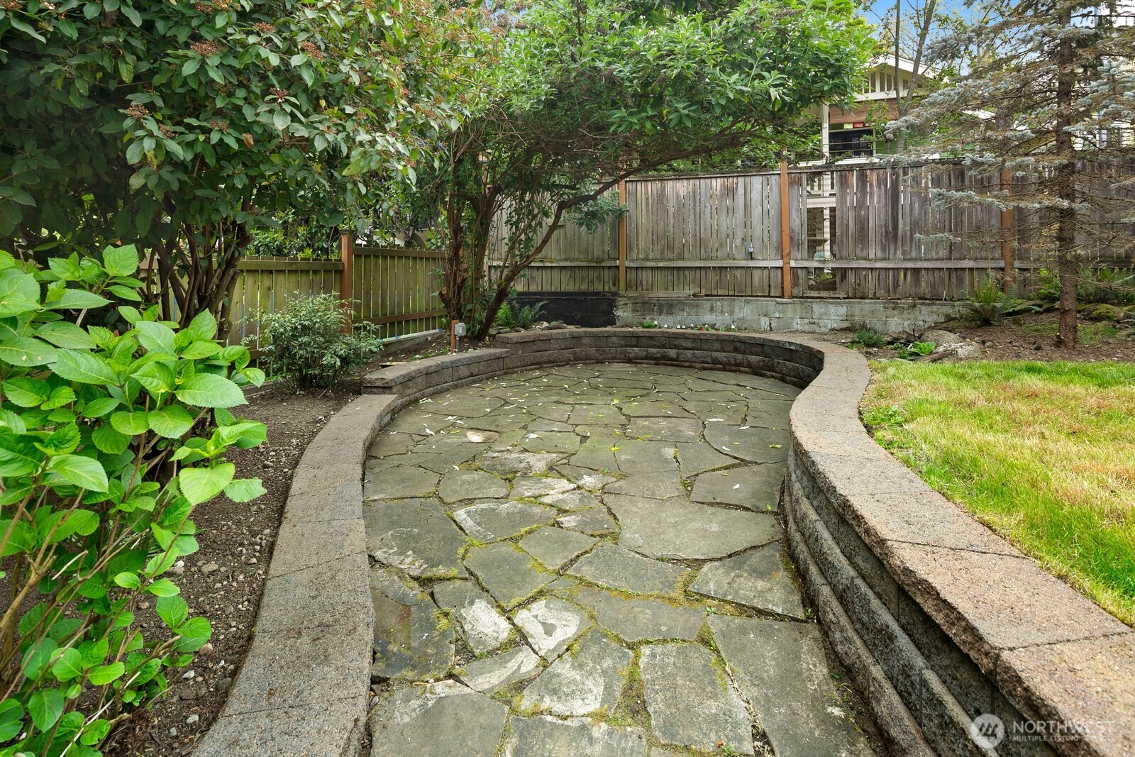 4045 2nd Avenue NE, Seattle, WA 98105